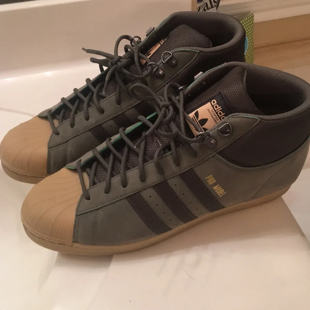 Adidas - Picture 1 of 5